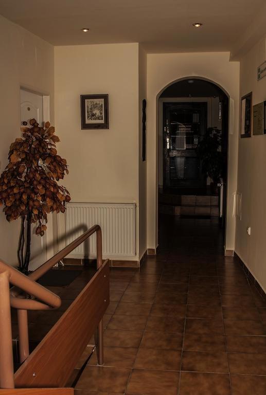 Penzión Pod Hradom Trenčín Exterior foto