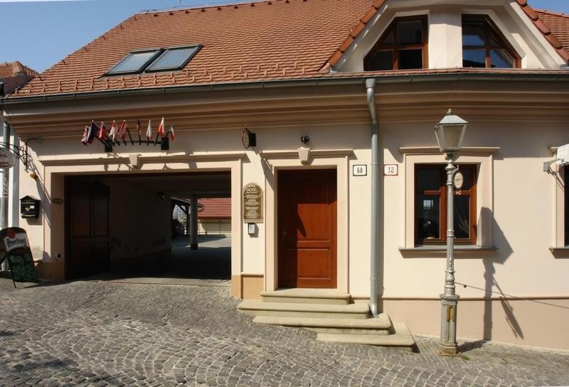 Penzión Pod Hradom Trenčín Exterior foto